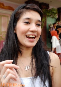 Biodata Dini Aminarti